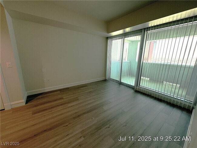 Building Photo - 2700 S Las Vegas Blvd