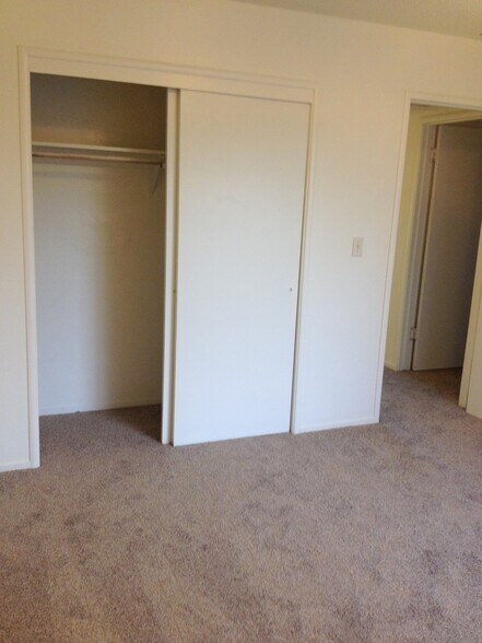 BedroomCloset - 1136 Arthur St