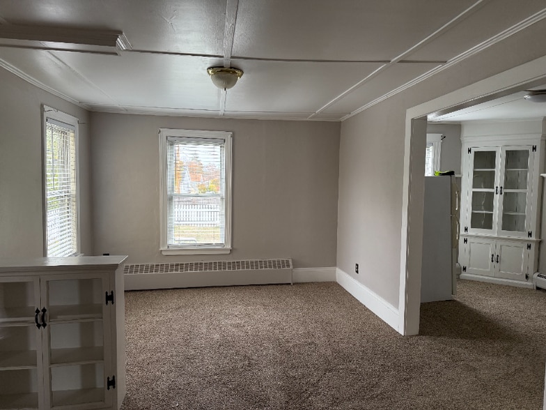 Building Photo - 71 Keeley St