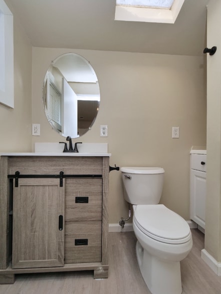 Building Photo - 308 6th St