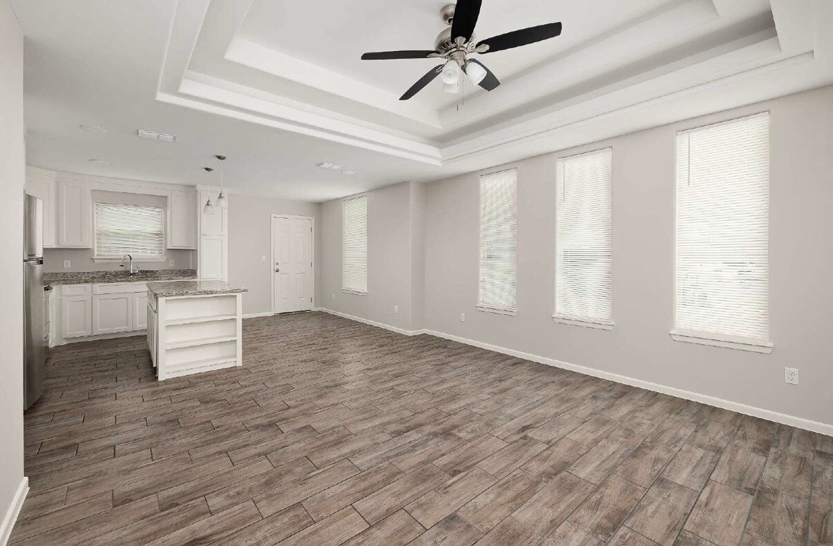 Building Photo - 1404 Alta Vista Dr