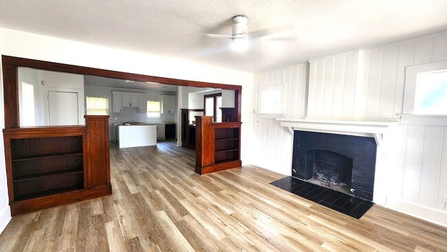 Building Photo - 2 BED 1 BATH CENTRAL PARK ADDITION NEAR PA...