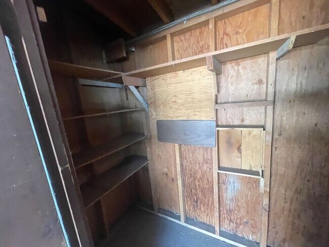 Building Photo - Mid-Century Modern Style Two Bedroom W/ A/C and Yard at The Richey!