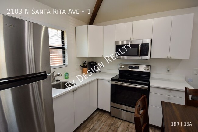 Building Photo - Renovated and Furnished 1 Bed 1 Bath Casit...