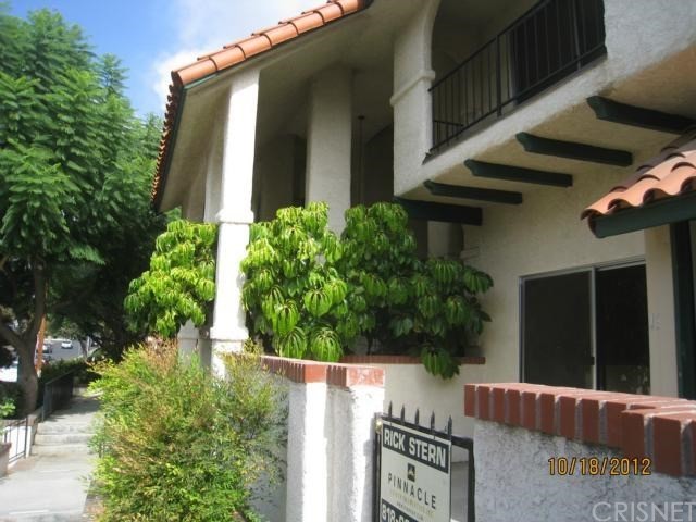 Building Photo - 10030 Owensmouth Ave