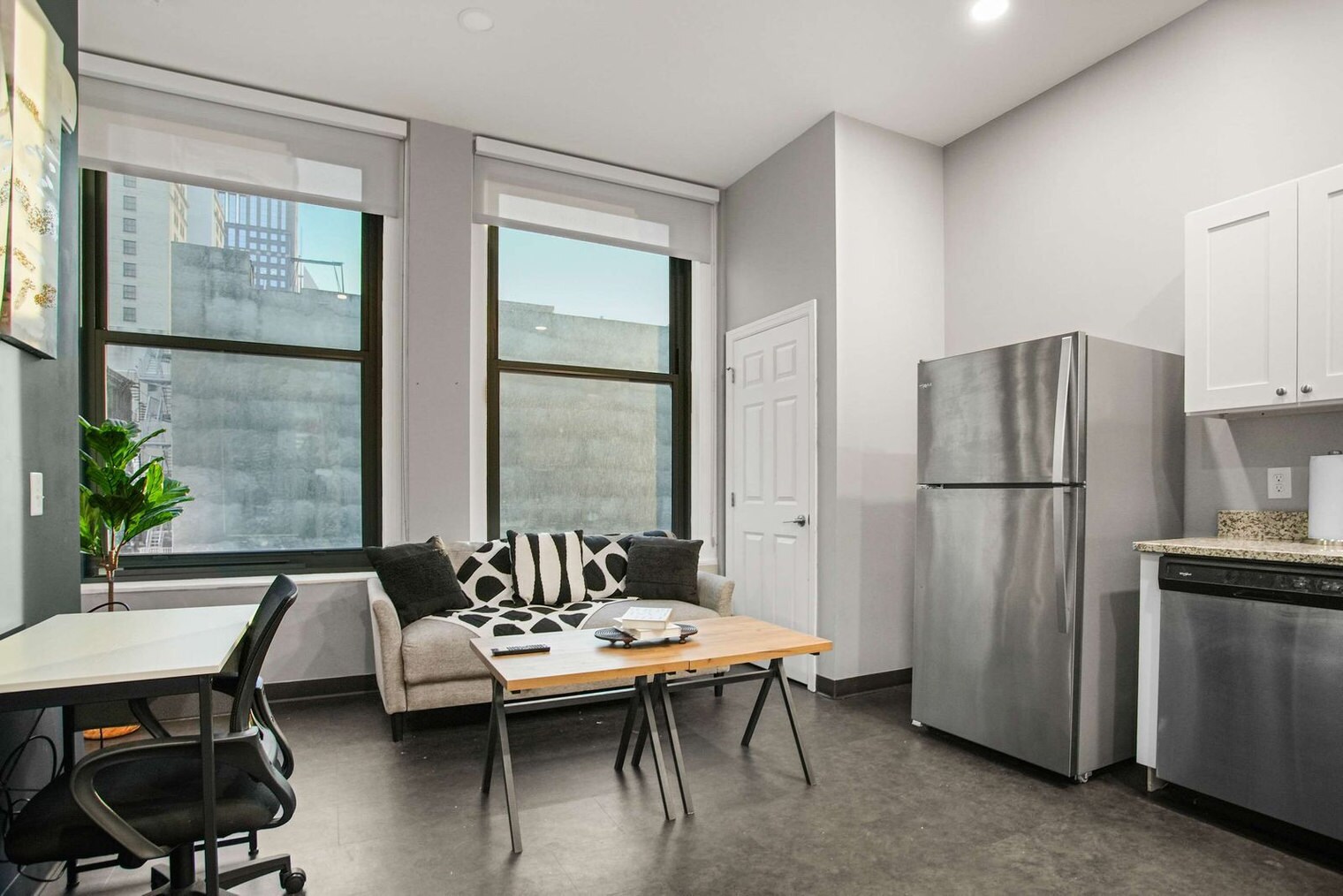 Building Photo - 209 9th St