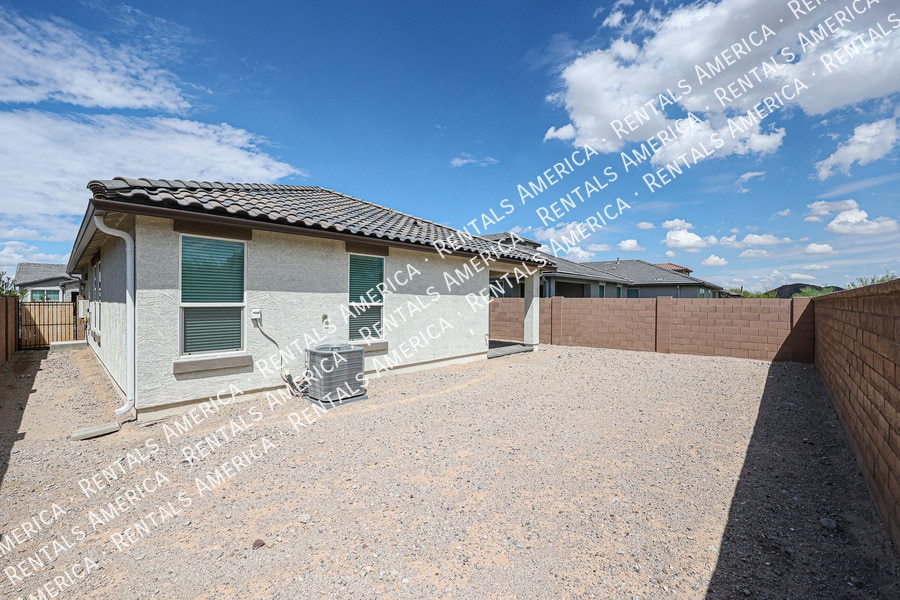 Building Photo - 8845 S 165th Ave