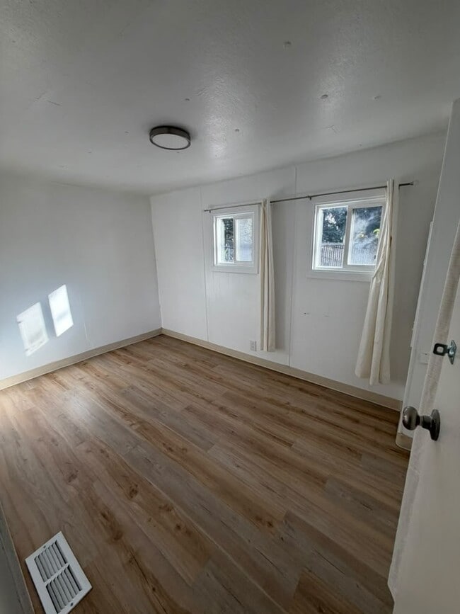 Building Photo - 3309 Wyoming Dr