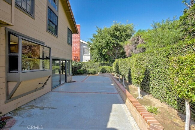 Building Photo - 2936 Calle Frontera