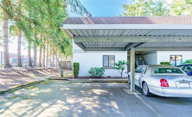 Building Photo - Beautiful 2 bedroom Condo in Kirkland!!
