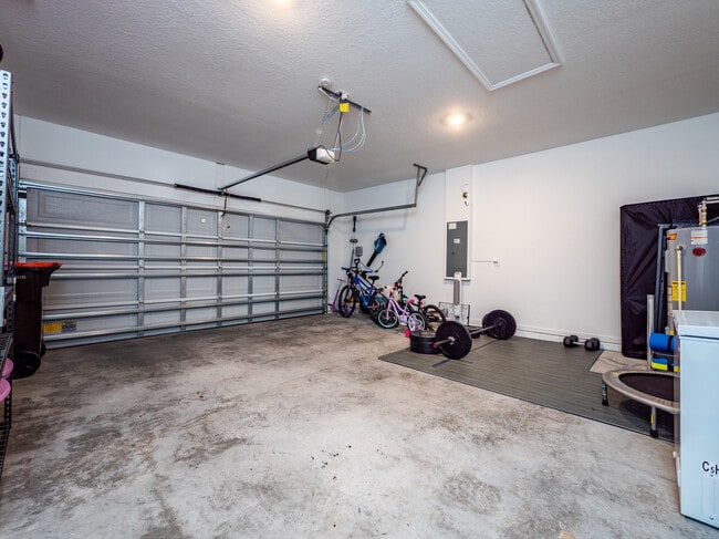 Building Photo - 9052 SW 58th Cir