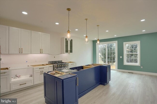 Building Photo - 51 Franklin Dr