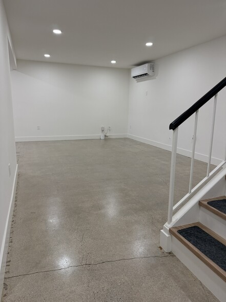 Building Photo - 14962 Rolling Ridge Dr