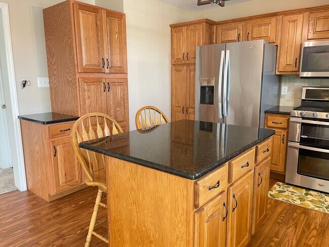 Building Photo - Beautiful Luxury Townhome in Lancaster