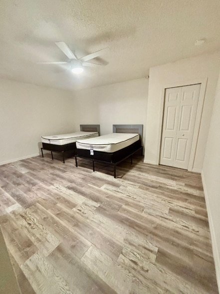 Building Photo - 8130 Rolling Log Dr