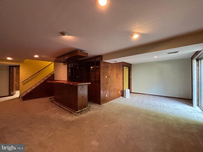 Building Photo - 8210 Riverside Rd