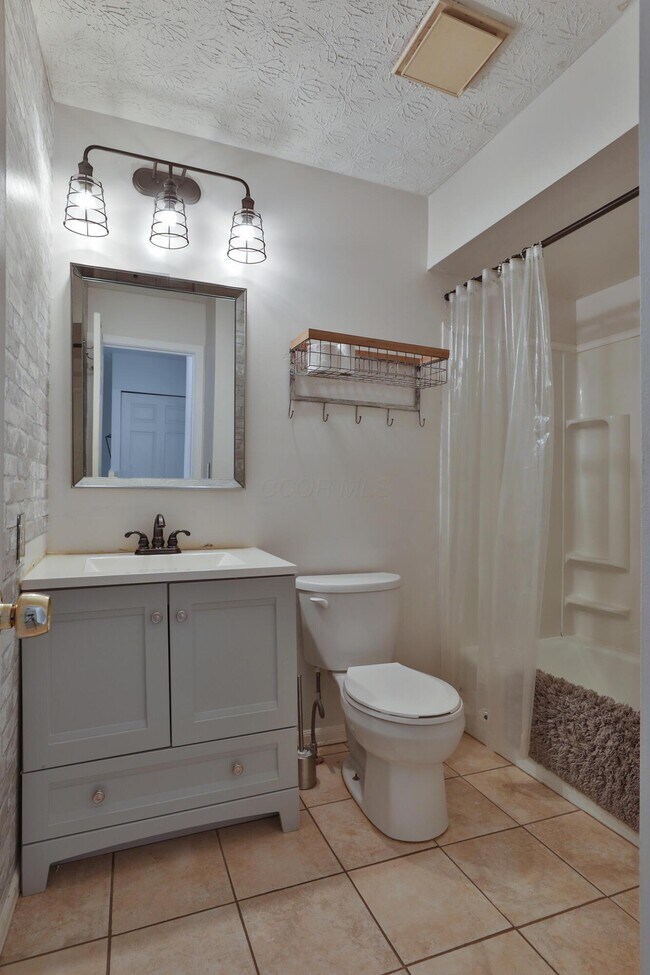 Building Photo - 4966 Wintersong Ln