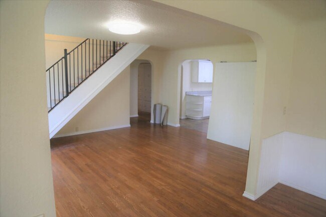 Building Photo - Seriously Spacious 5 bed 2 bath 36x20 Shop Garden Shed