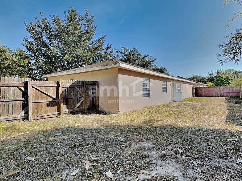 Building Photo - 245 Oak Run Ct