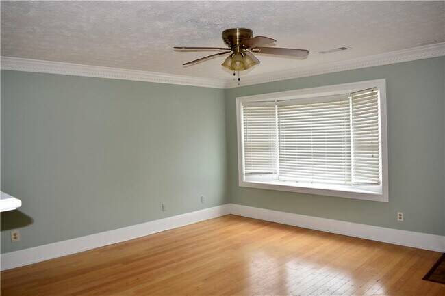 Building Photo - 6106 Queen Anne Ct