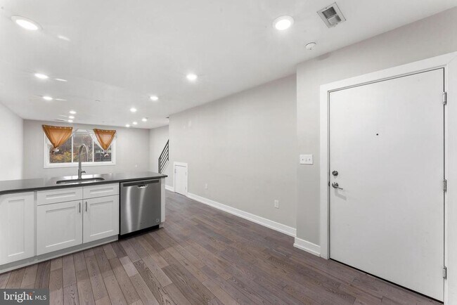 Building Photo - 1407 N 8th St