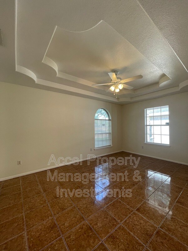 Building Photo - 1712 Phoenix St