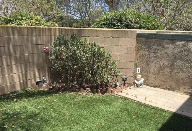 Building Photo - 4548 W Point Loma Blvd