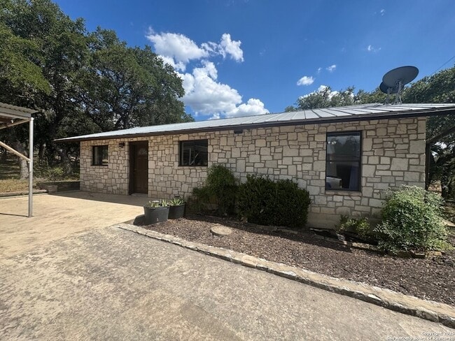Primary Photo - 7501 FM1283