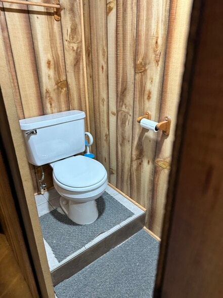 Building Photo - 821 Melbourne St