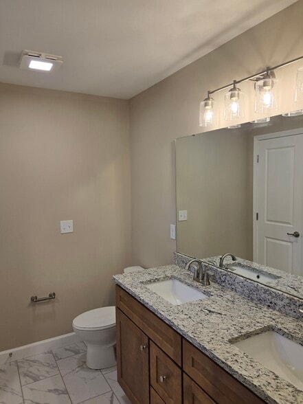Building Photo - 2641 Cherry Farms Dr