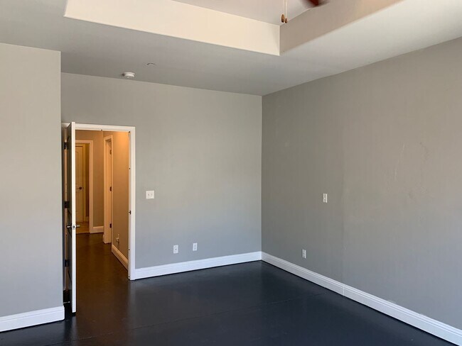 Building Photo - WOULD YOU LIKE TO CONTROL YOUR PG&E BILL AS A RENTER? MOVE-IN SPECIAL- $400 OFF OF THE 1ST MONTHS...