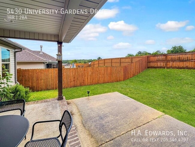 Building Photo - 5430 University Gardens Dr