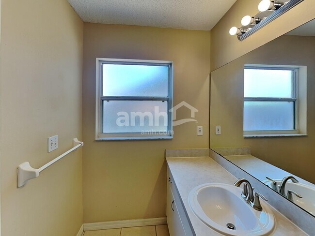 Building Photo - 12301 Woodglen Cir