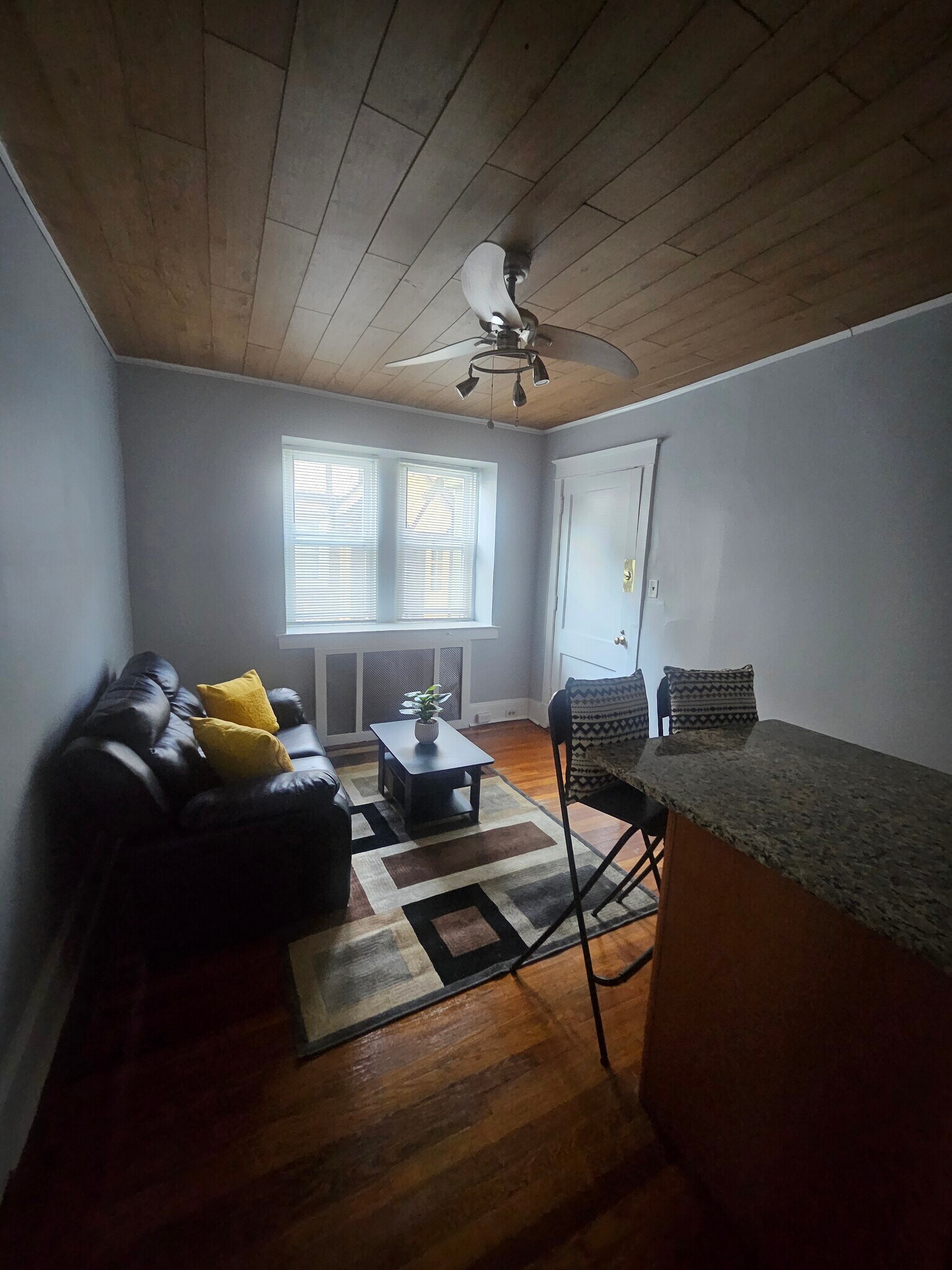 Building Photo - 6643 Blakemore St