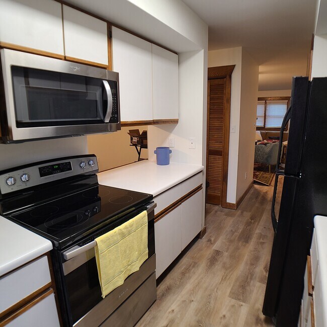 Building Photo - 613 Huntridge Dr
