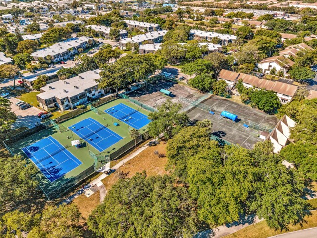 Building Photo - 2850 N Oakland Forest Dr