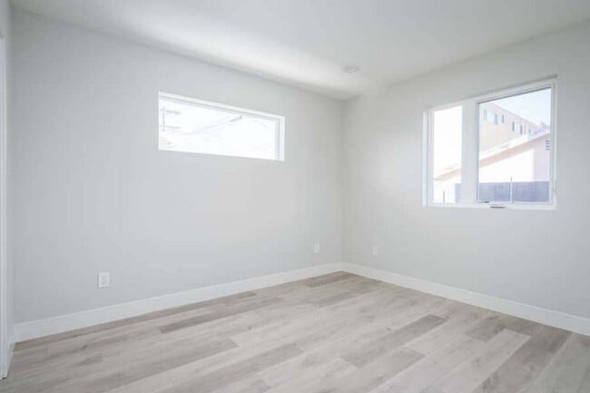 Building Photo - 5335 Homeside Ave