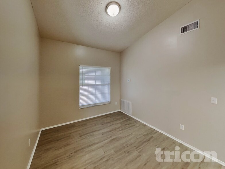 Building Photo - 39 Trotters Cir