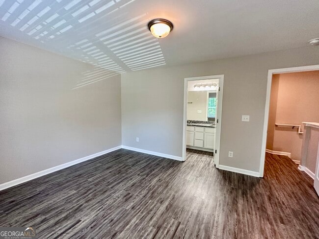 Building Photo - 400 Whippet St