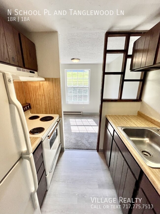 Building Photo - 335 N School Pl