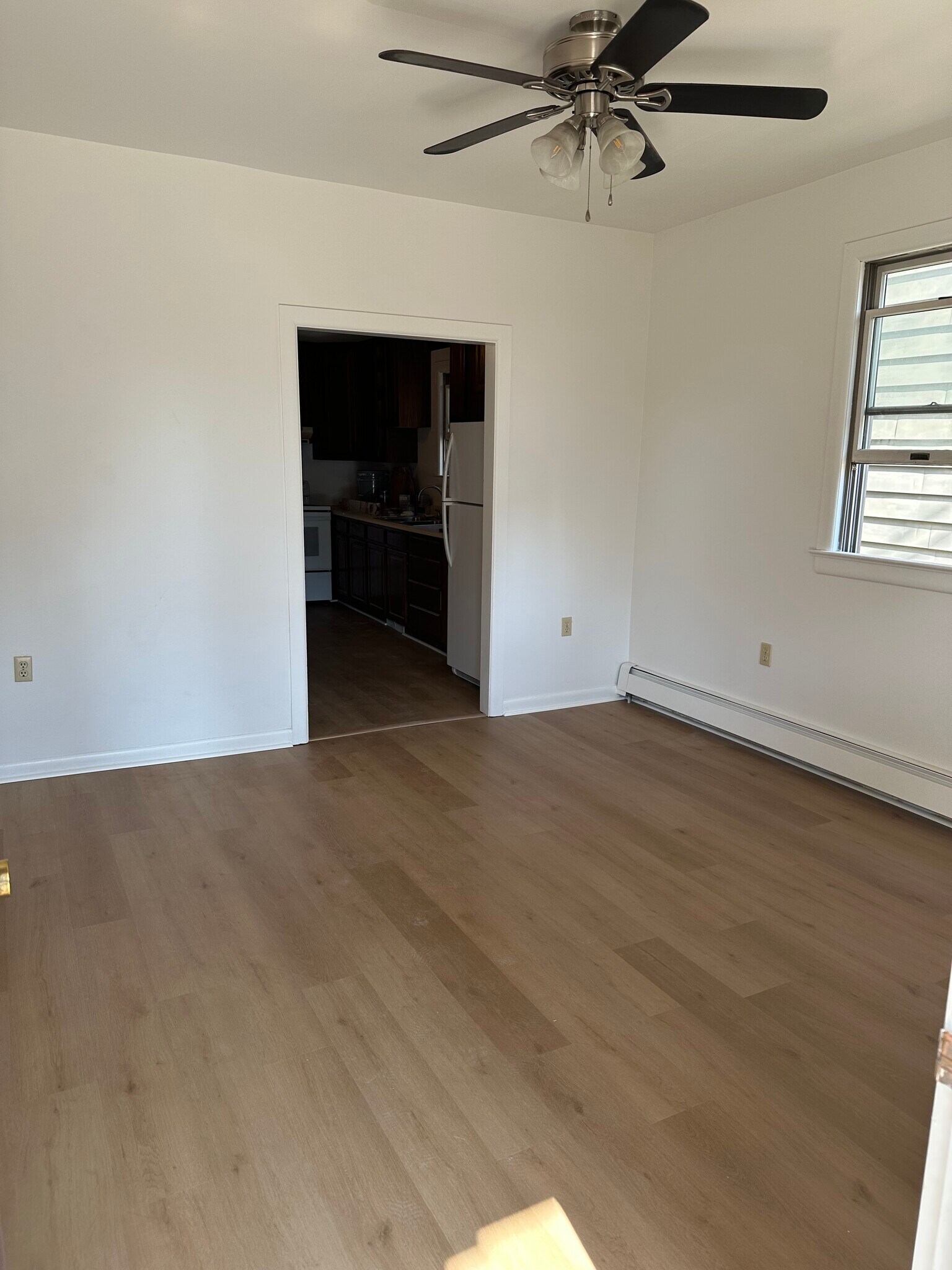 Building Photo - 1344 Newport Rd