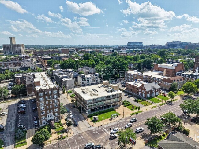 Building Photo - 4100 Lindell Blvd