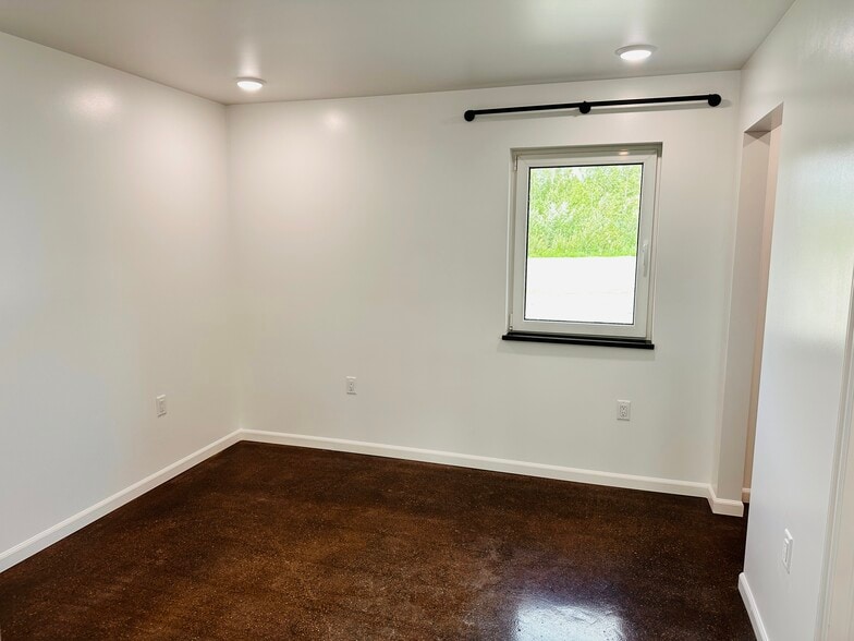 Building Photo - 1145 Downwind Dr