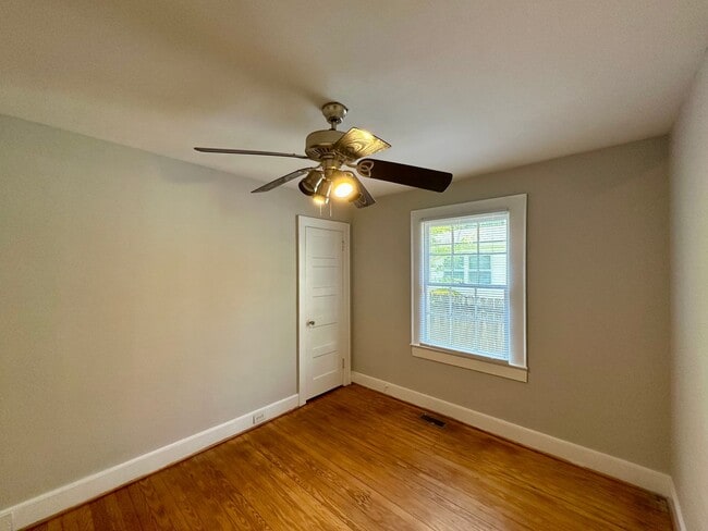 Building Photo - WILMINGTON - Sunset Park - Great location!...