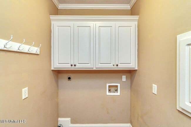 Building Photo - 401 Ash Tree Ln