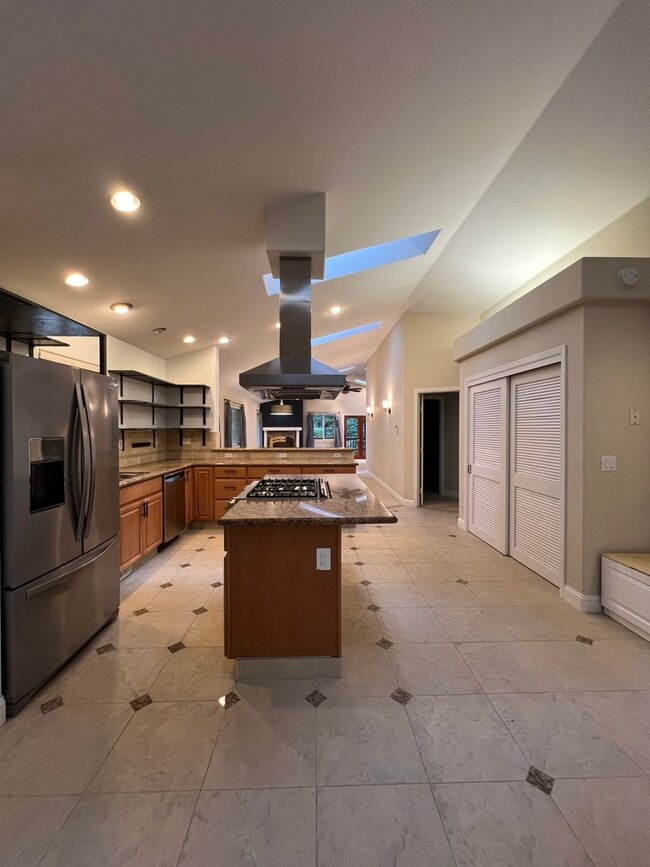 Building Photo - 2,280 Square Foot modern Three bedroom two bath multi  level home, large yard, decks, cathedral c...