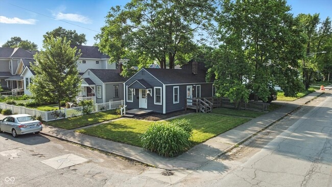 Building Photo - 1324 E 9th St