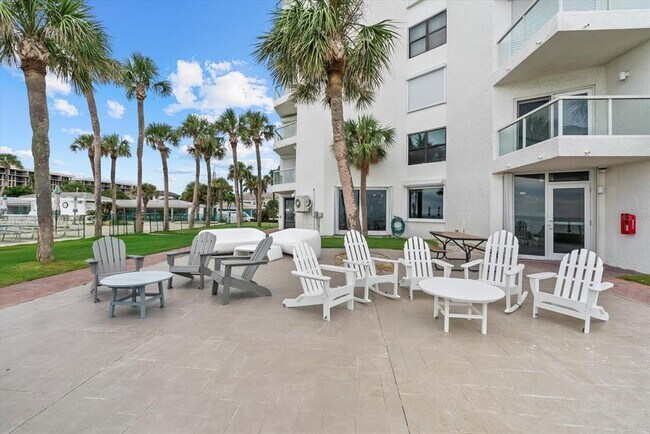 Building Photo - 1000 Longboat Club Rd