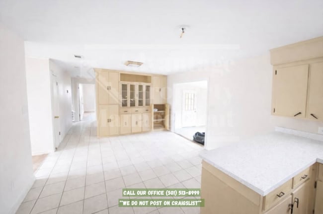 Building Photo - 1012 Woodside Dr