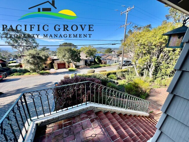 Building Photo - Lovely Ocean View Home Available NOW!